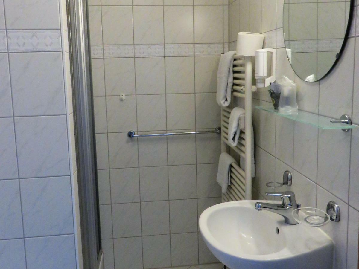 Hotel Conditorei Cafe Baier Schoemberg  Bagian luar foto